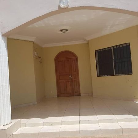 Touray Guest House Old Yundum Bagian luar foto