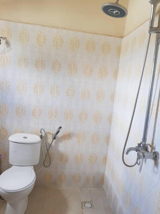 Touray Guest House Old Yundum Bagian luar foto