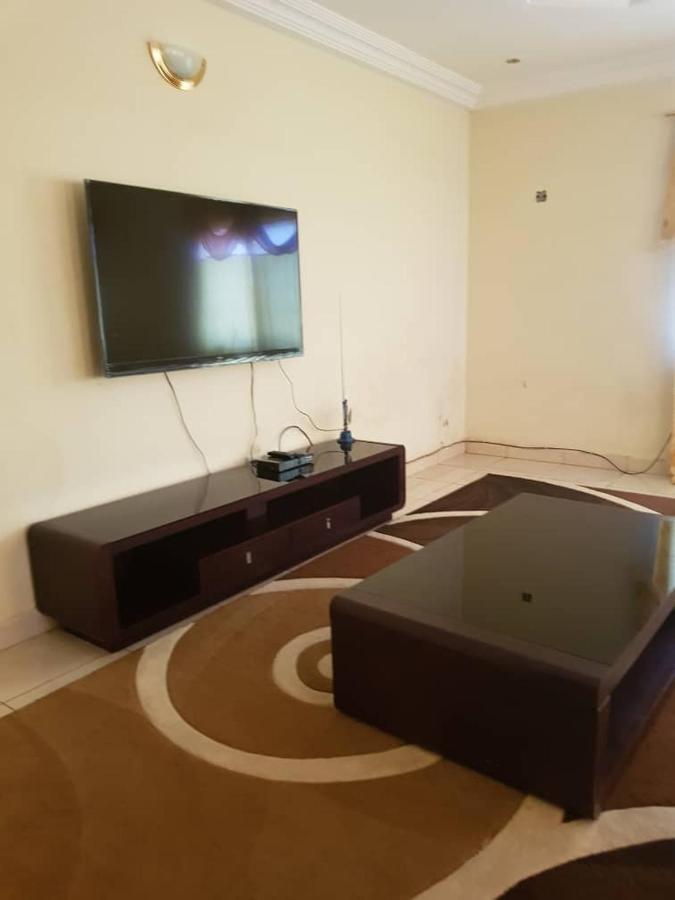 Touray Guest House Old Yundum Bagian luar foto