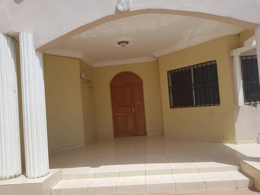 Touray Guest House Old Yundum Bagian luar foto